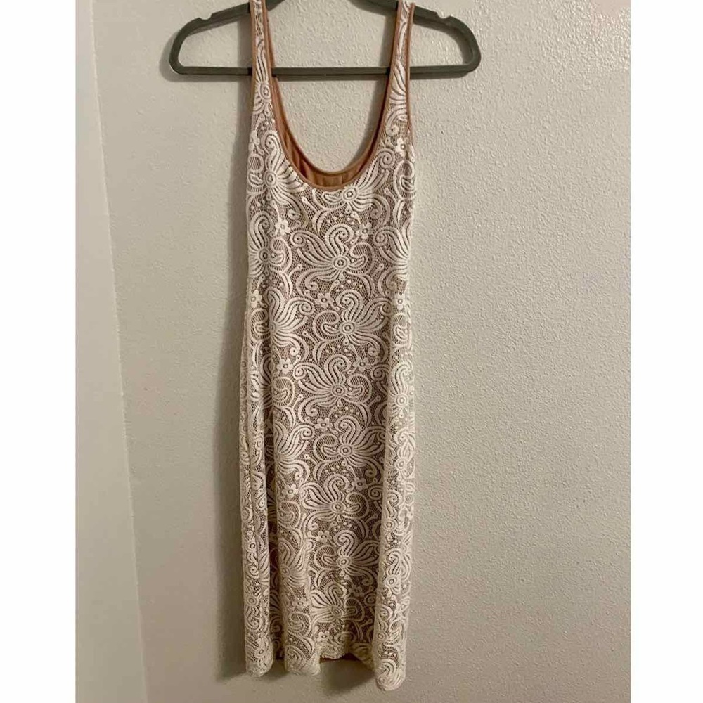 BEBE LACE OVERLAY MIDI DRESS